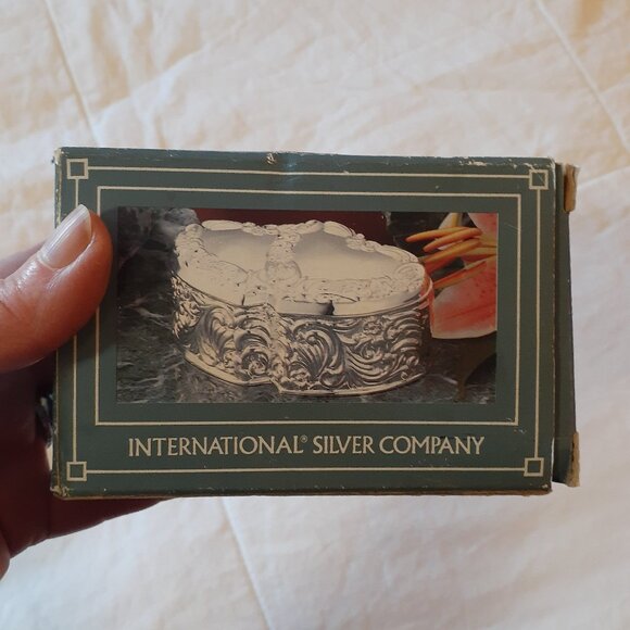 Victorian Style Silver Plated Jewelry/Trinket Box - Picture 9 of 9